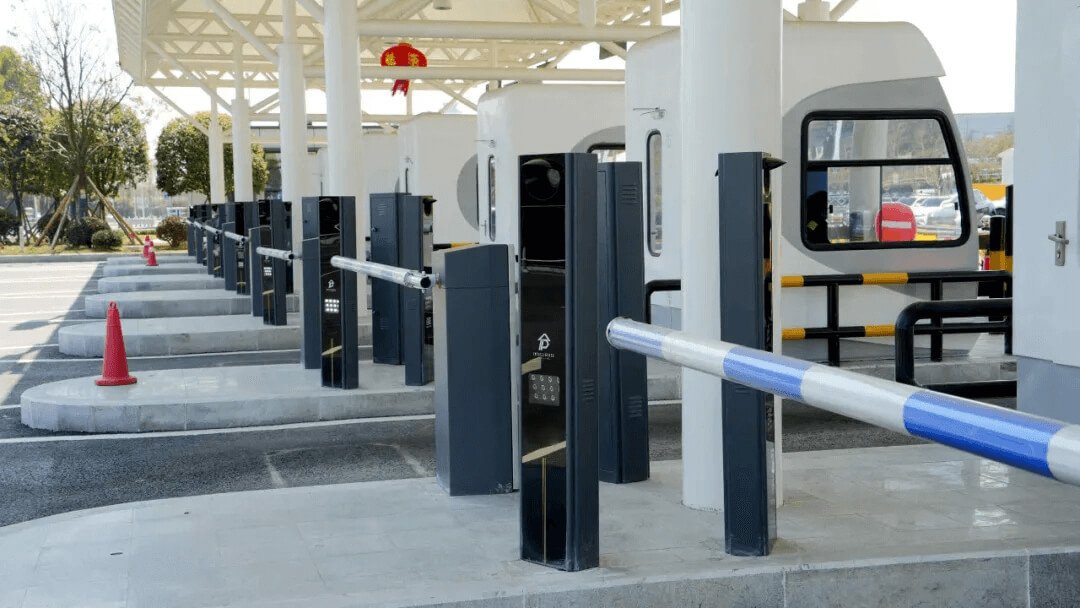 DC brushless barrier gate